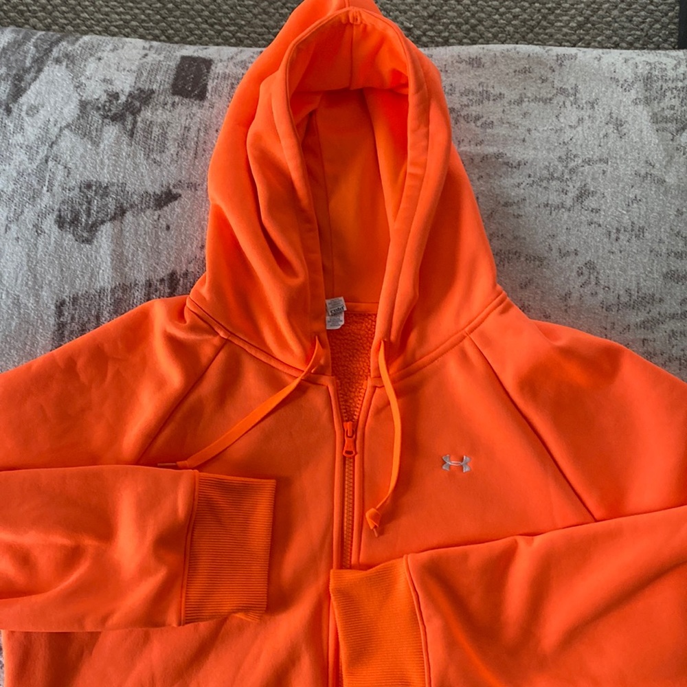 Like new Women’s XL Under Armour cold gear orange hooded jacket